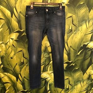 DL1961 EMMA in BLOOM